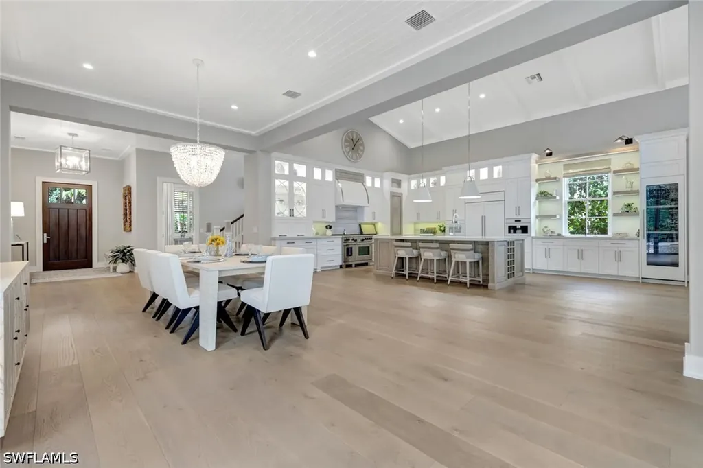 160 Broad Avenue S Naples FL 34102