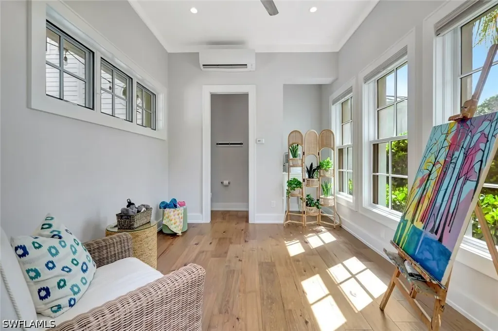 160 Broad Avenue S Naples FL 34102