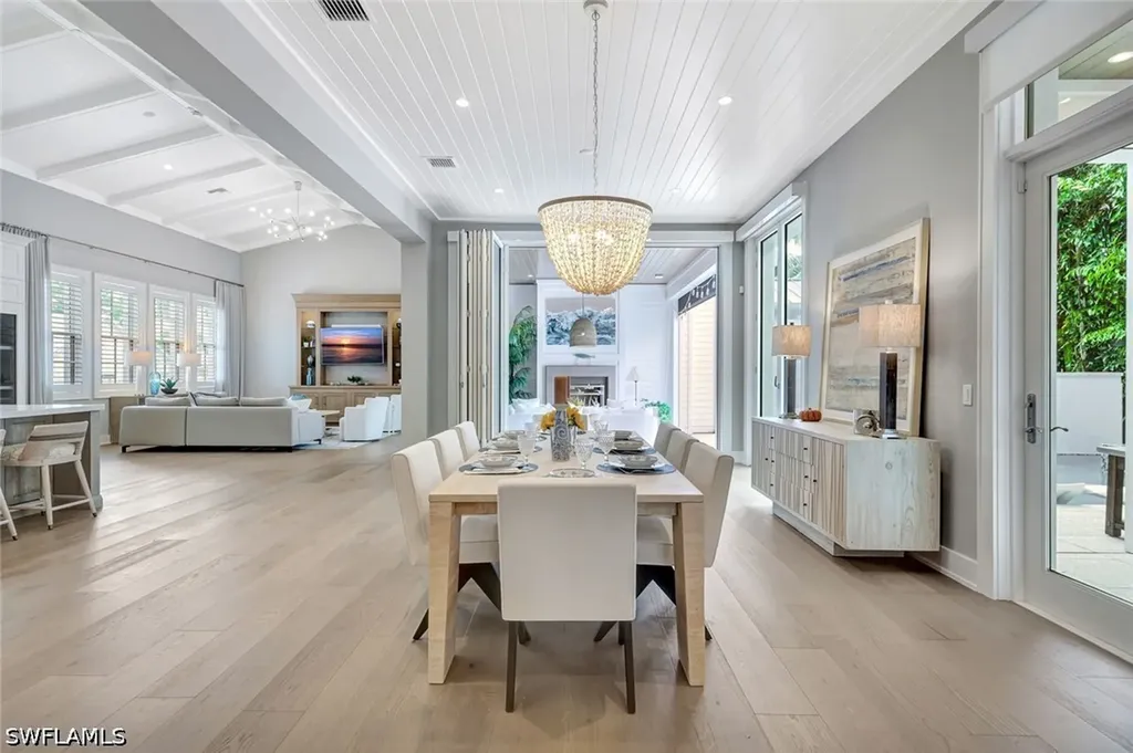 160 Broad Avenue S Naples FL 34102
