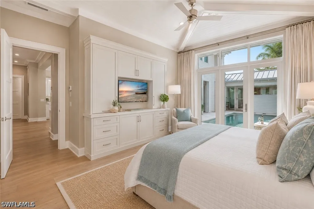 160 Broad Avenue S Naples FL 34102
