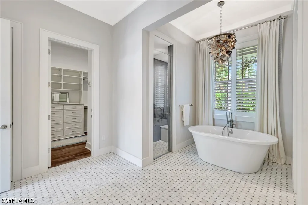 160 Broad Avenue S Naples FL 34102