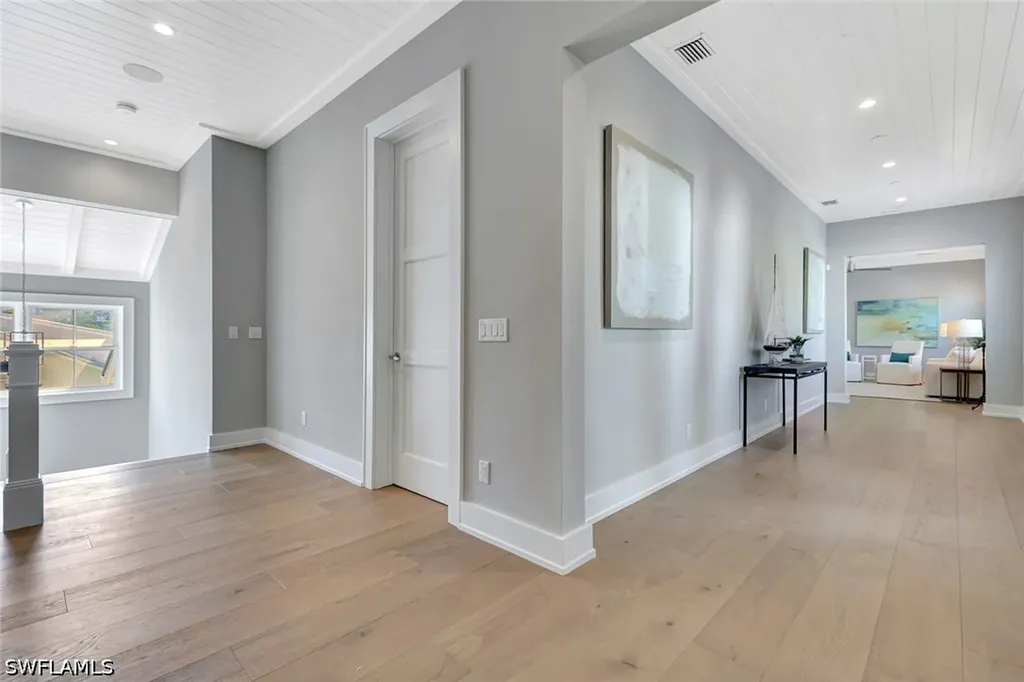 160 Broad Avenue S Naples FL 34102