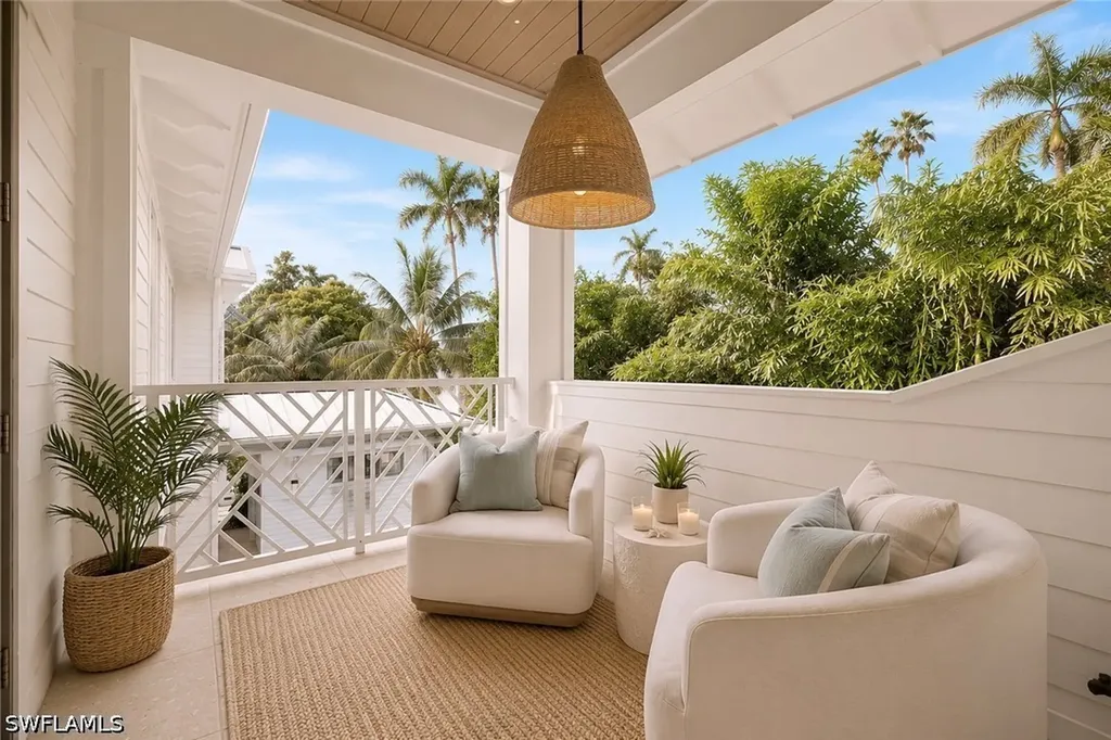 160 Broad Avenue S Naples FL 34102