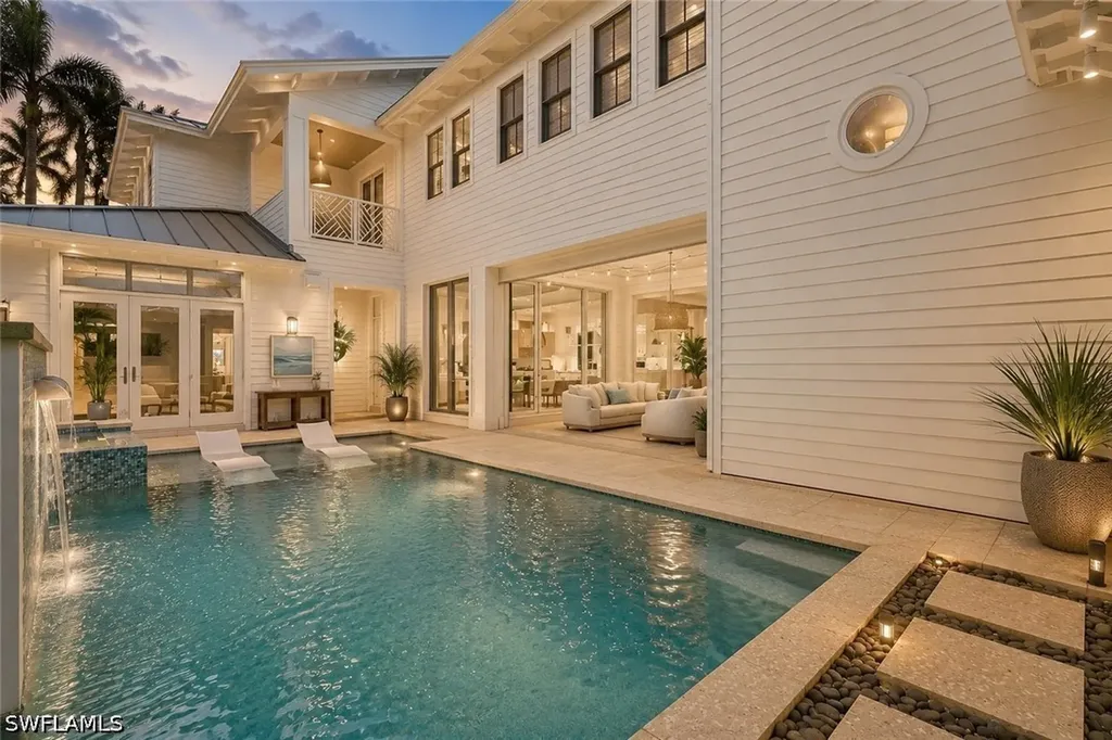 160 Broad Avenue S Naples FL 34102