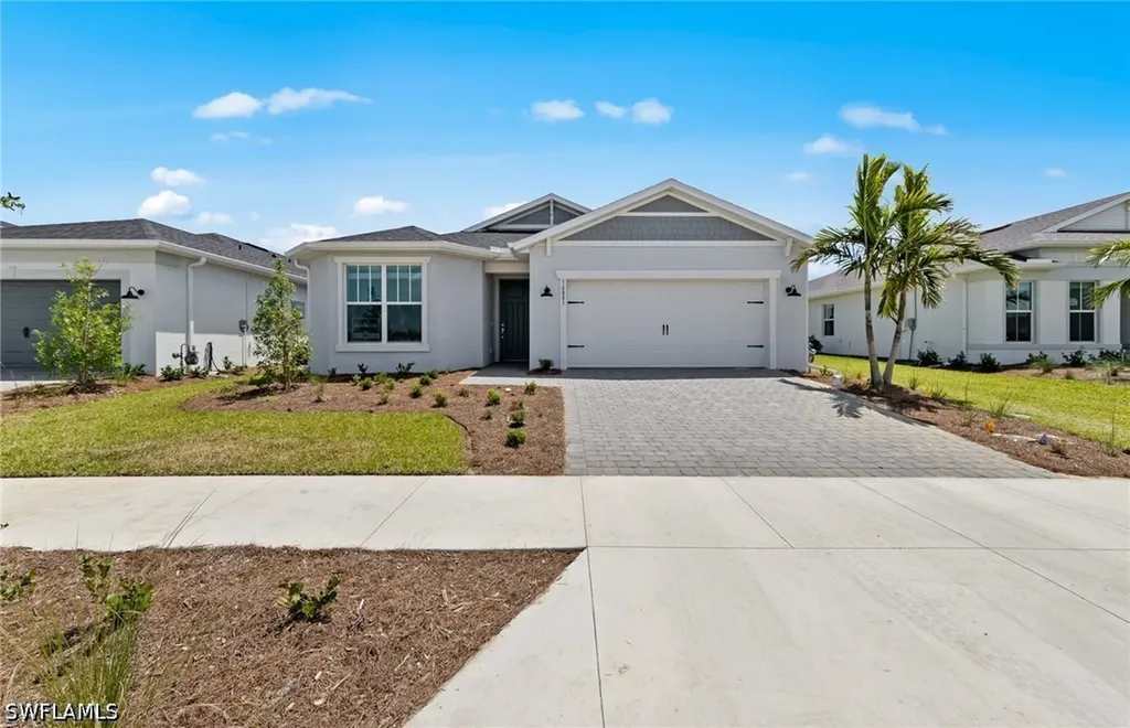 601 Oasis Lake Place Lehigh Acres FL 33936