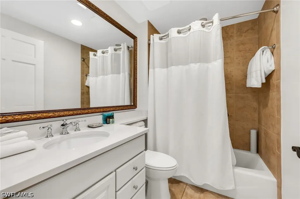 221 9th Street S Naples FL 34102