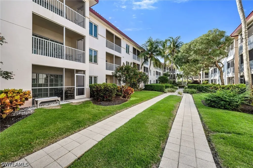 221 9th Street S Naples FL 34102