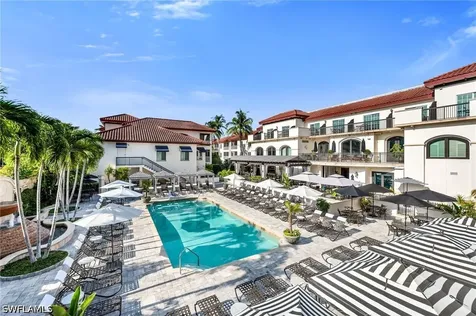 221 9TH Street S Naples FL 34102