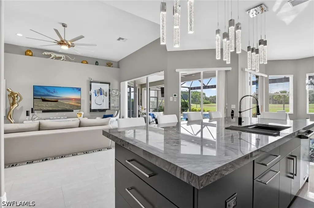 6040 Dogleg Drive Naples FL 34113
