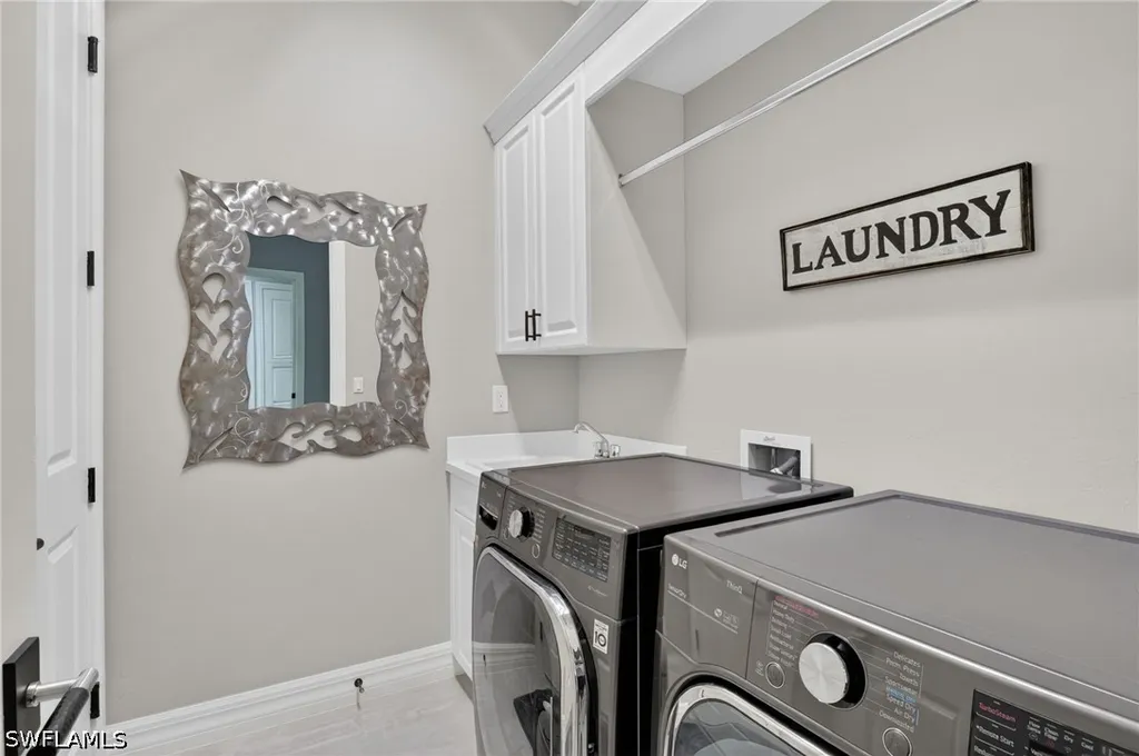 6040 Dogleg Drive Naples FL 34113