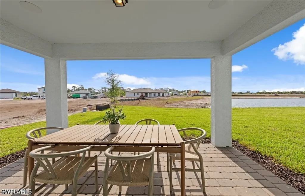 605 Oasis Lake Place Lehigh Acres FL 33974