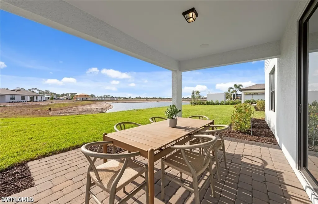 605 Oasis Lake Place Lehigh Acres FL 33974
