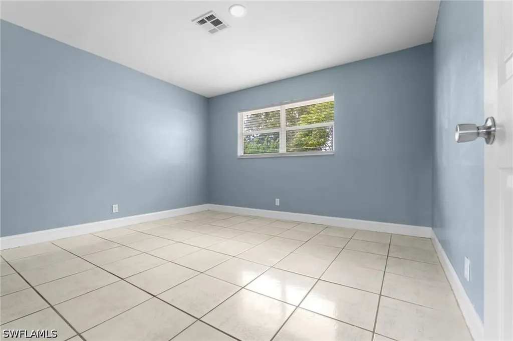 5369 Broward Street Naples FL 34113