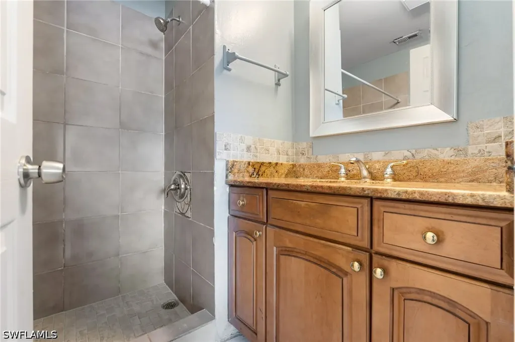 5369 Broward Street Naples FL 34113