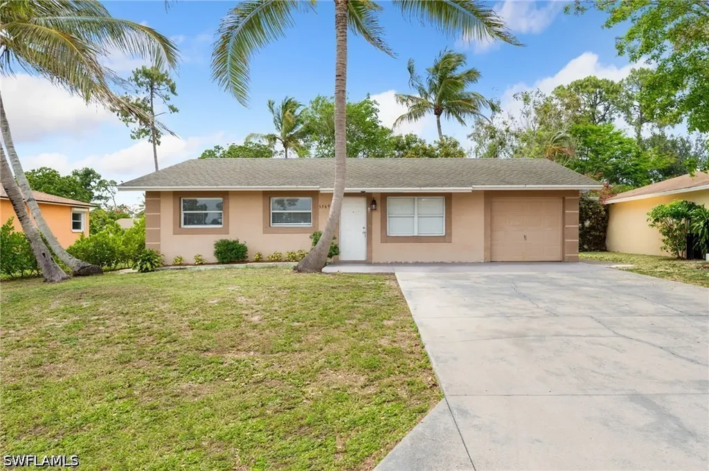 5369 Broward Street Naples FL 34113