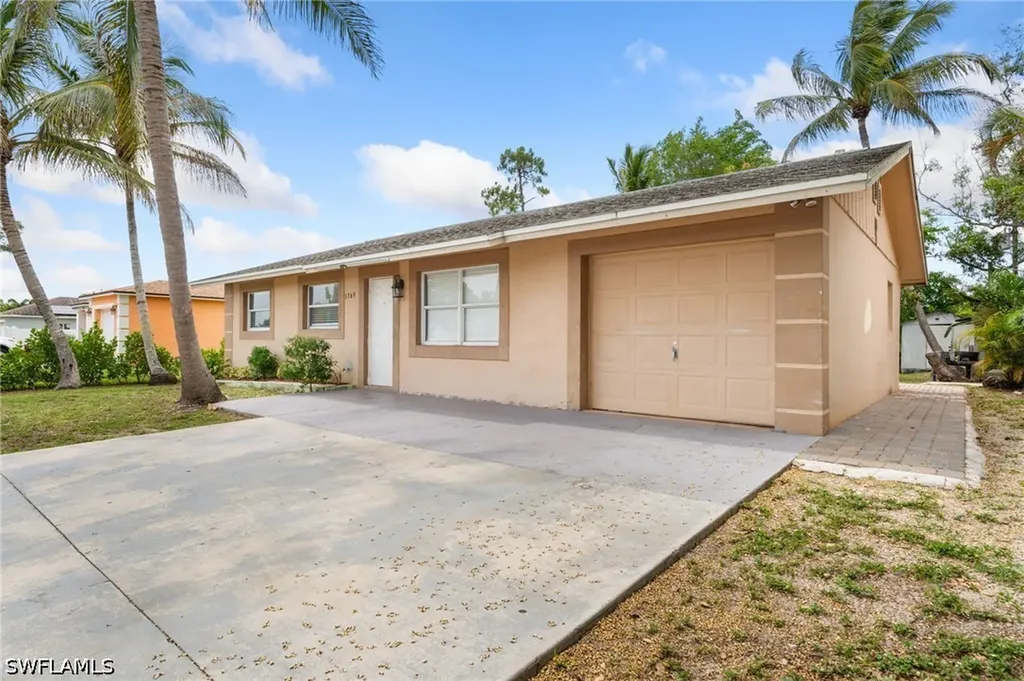 5369 Broward Street Naples FL 34113