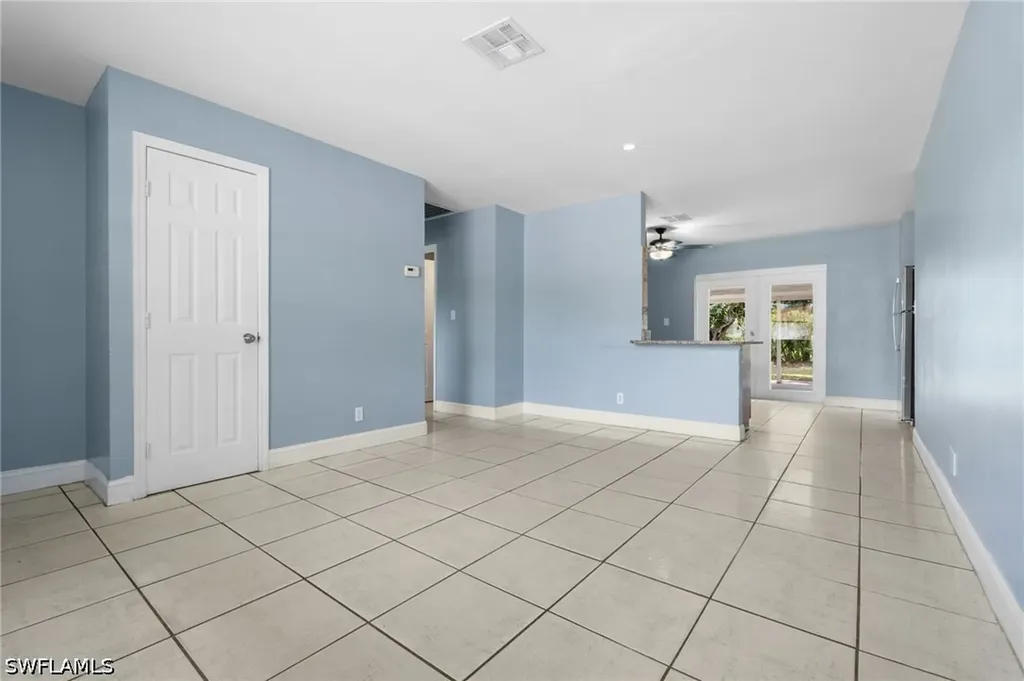5369 Broward Street Naples FL 34113