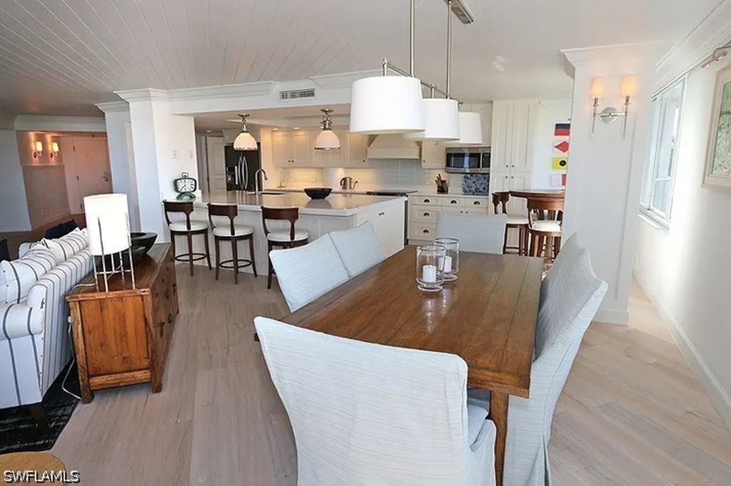 4041 Gulf Shore Boulevard N Naples FL 34103
