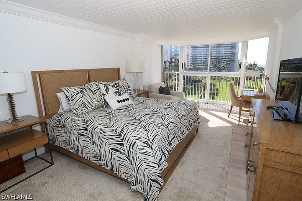 4041 Gulf Shore Boulevard N Naples FL 34103