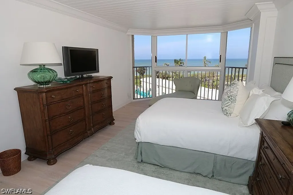 4041 Gulf Shore Boulevard N Naples FL 34103
