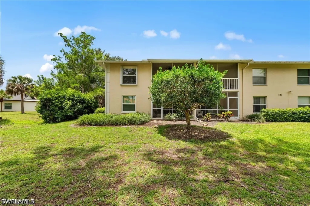 621 Squire Circle Naples FL 34104