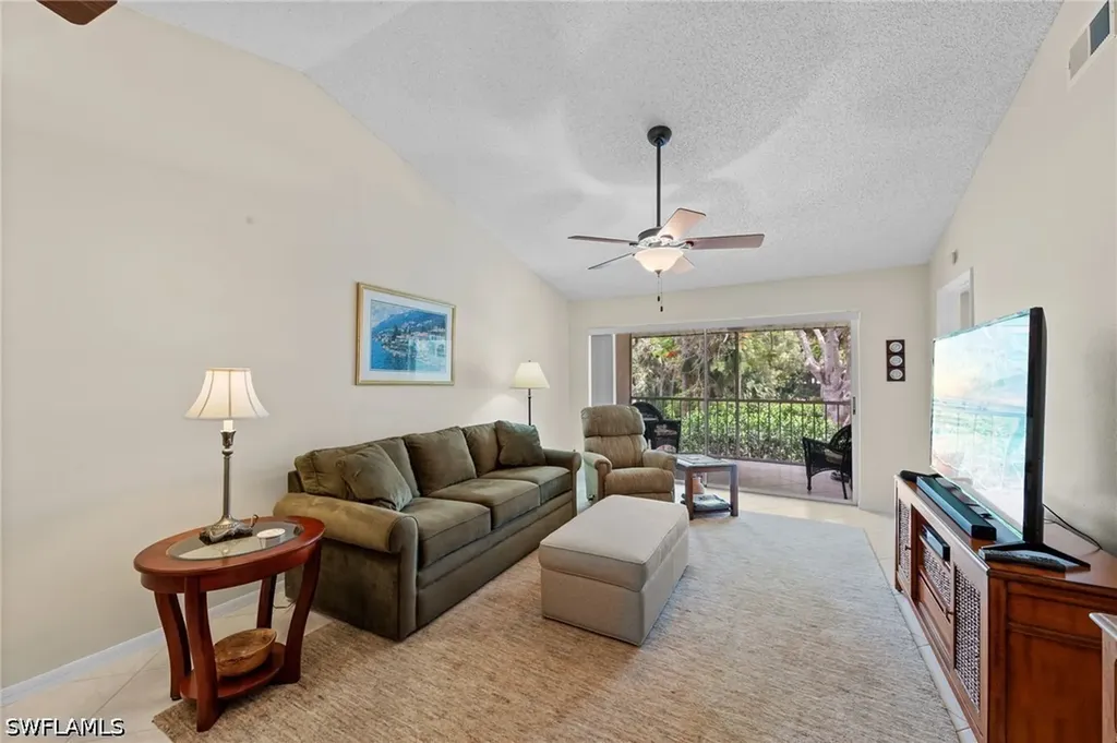 621 Squire Circle Naples FL 34104