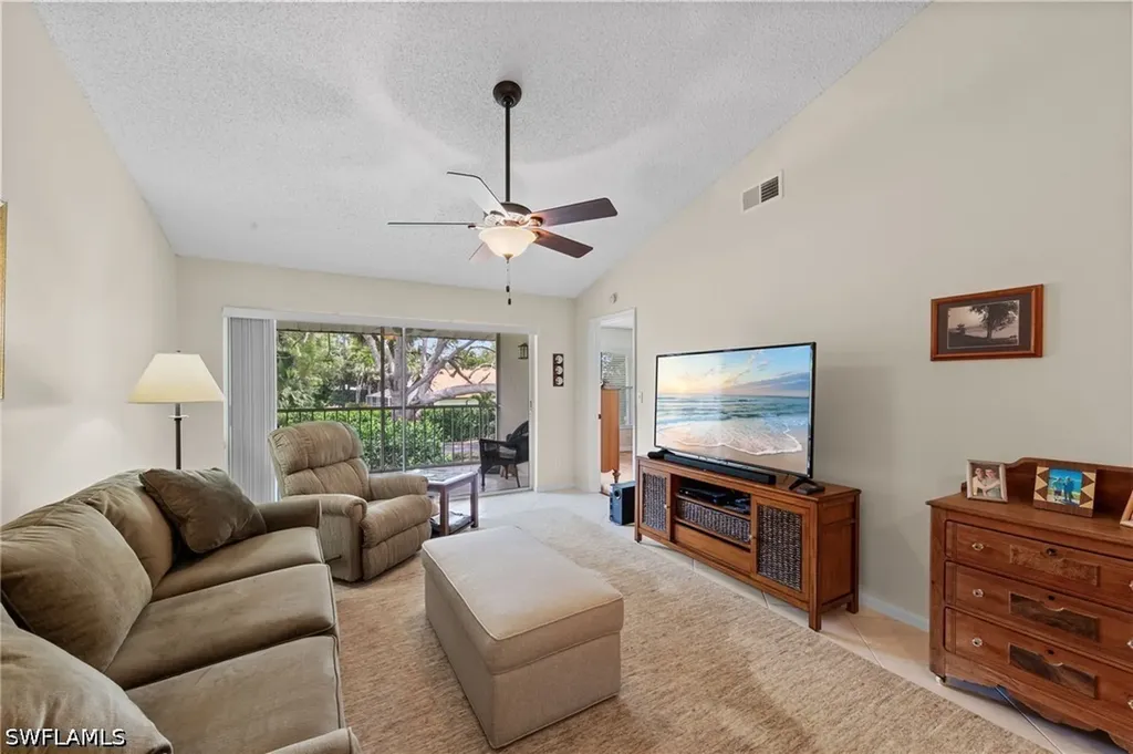 621 Squire Circle Naples FL 34104