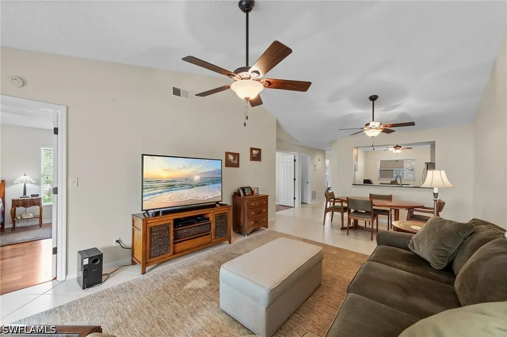 621 Squire Circle Naples FL 34104