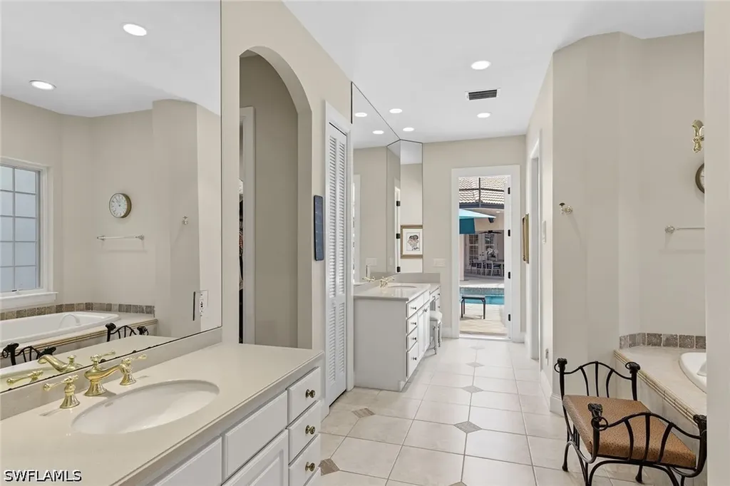 4661 Idylwood Lane Naples FL 34119