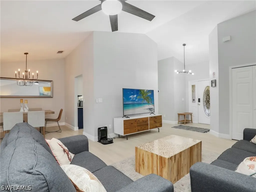 2554 Outrigger Lane Naples FL 34104
