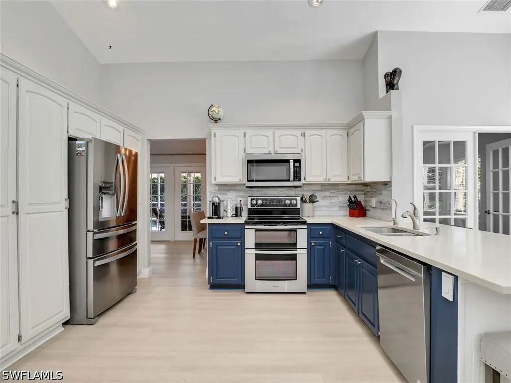 2554 Outrigger Lane Naples FL 34104