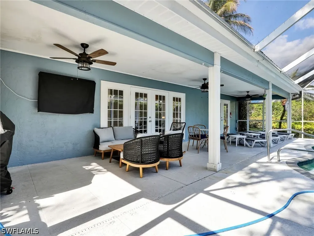 2554 Outrigger Lane Naples FL 34104