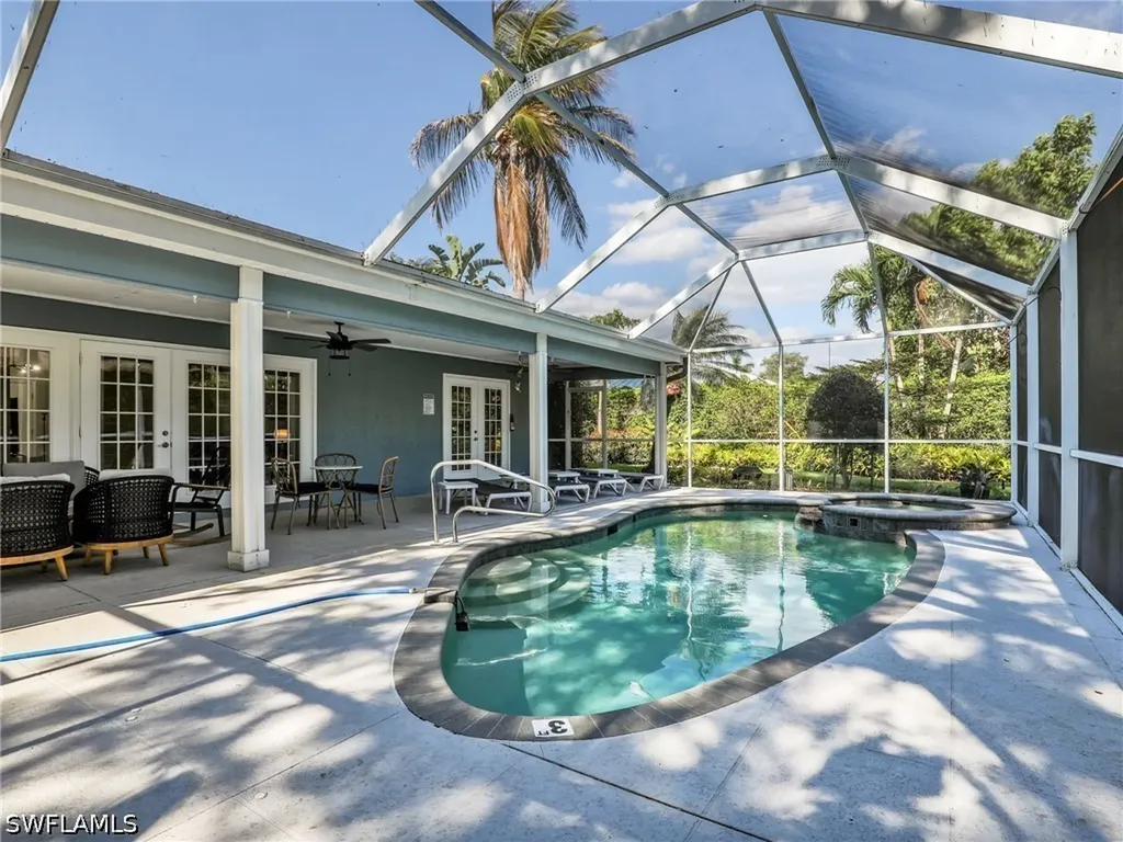2554 Outrigger Lane Naples FL 34104