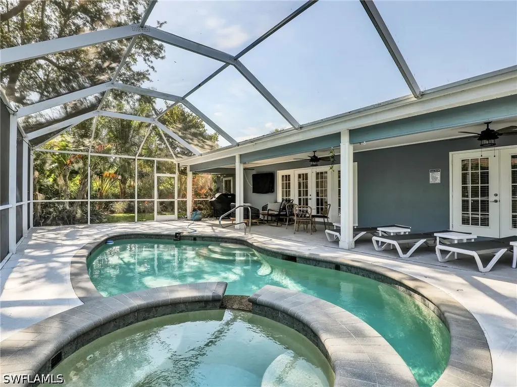 2554 Outrigger Lane Naples FL 34104