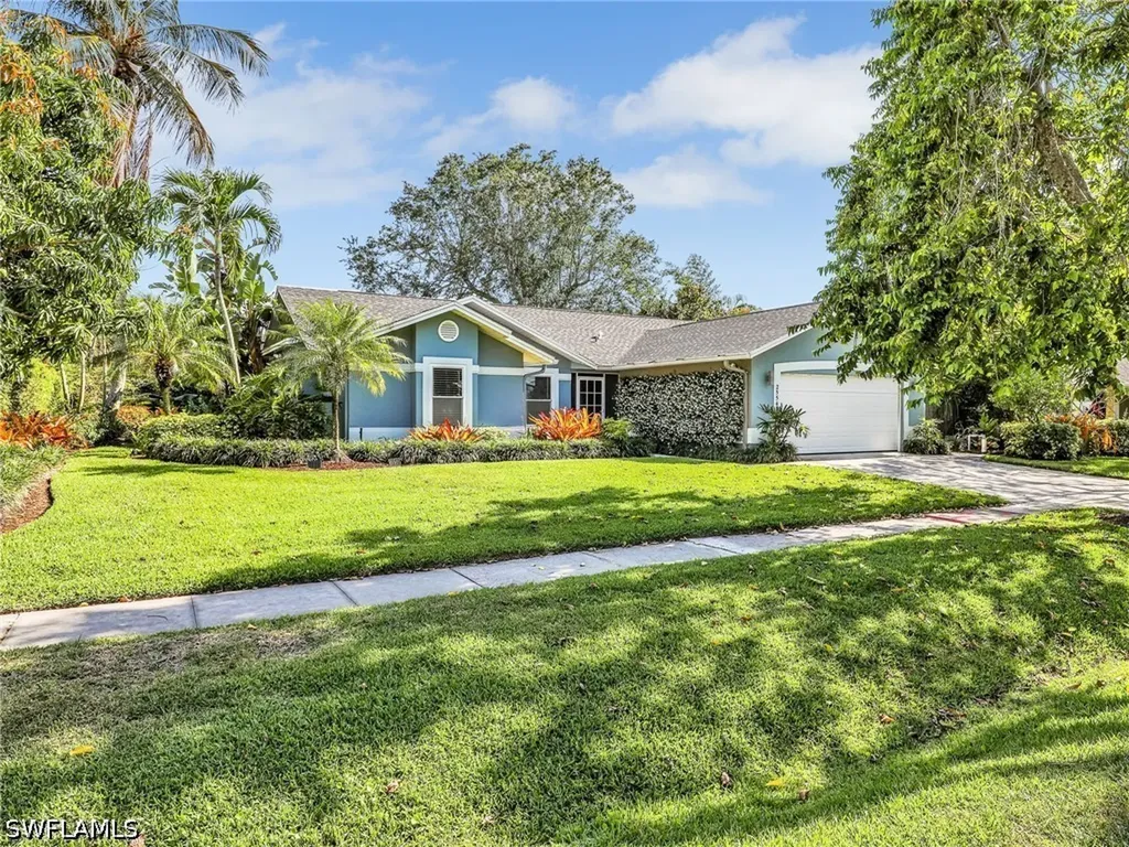 2554 Outrigger Lane Naples FL 34104