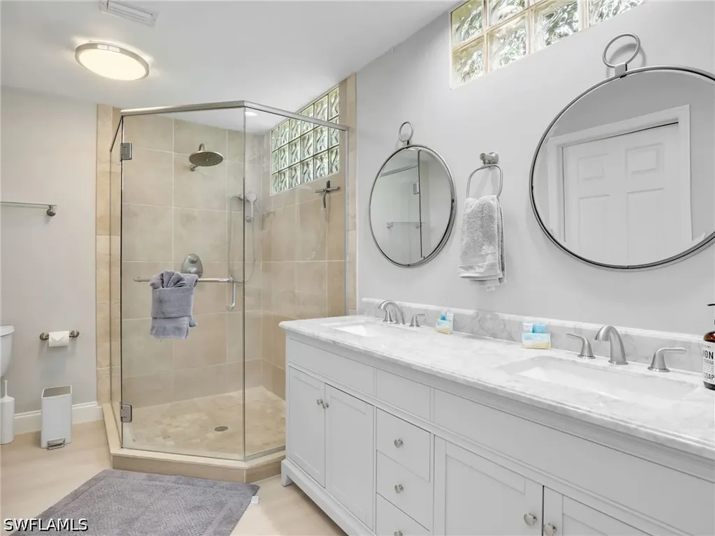 2554 Outrigger Lane Naples FL 34104
