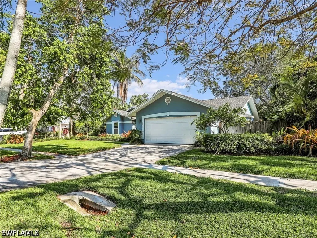 2554 Outrigger Lane Naples FL 34104