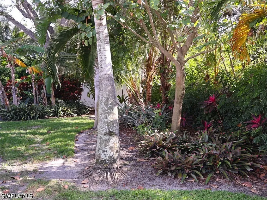 2554 Outrigger Lane Naples FL 34104