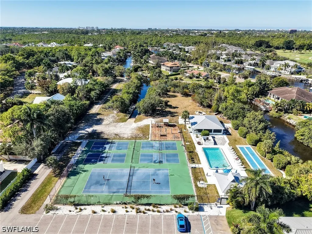 2554 Outrigger Lane Naples FL 34104