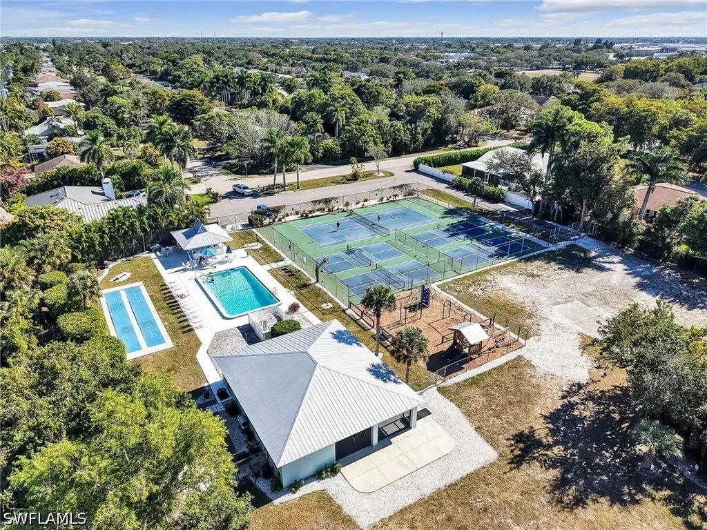 2554 Outrigger Lane Naples FL 34104