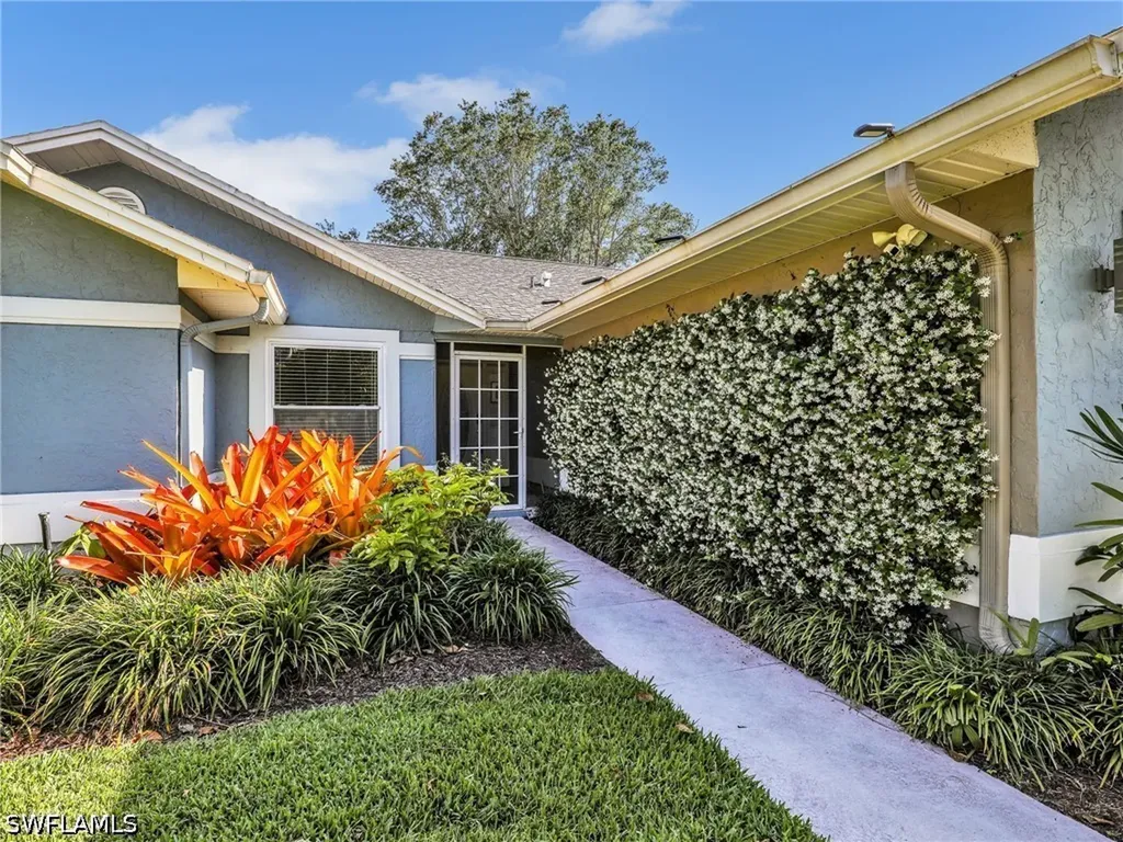 2554 Outrigger Lane Naples FL 34104