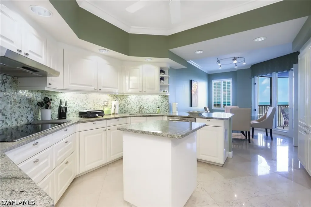 8990 Bay Colony Drive Naples FL 34108