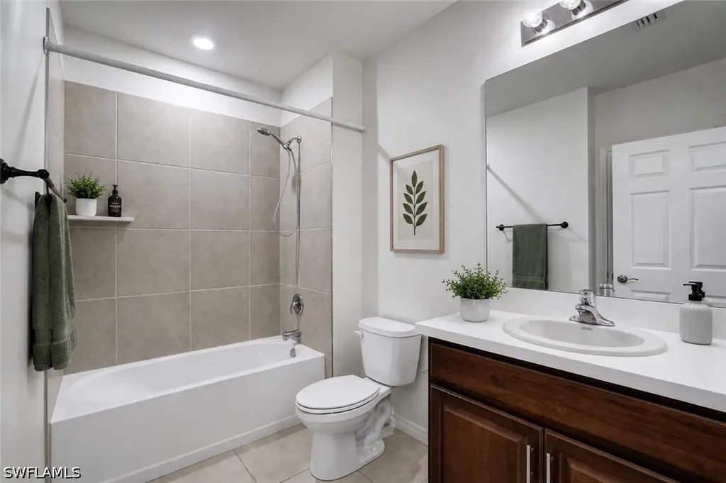 2220 NE 5th Avenue Cape Coral FL 33909
