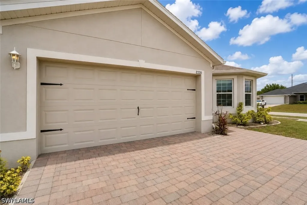 2220 NE 5th Avenue Cape Coral FL 33909