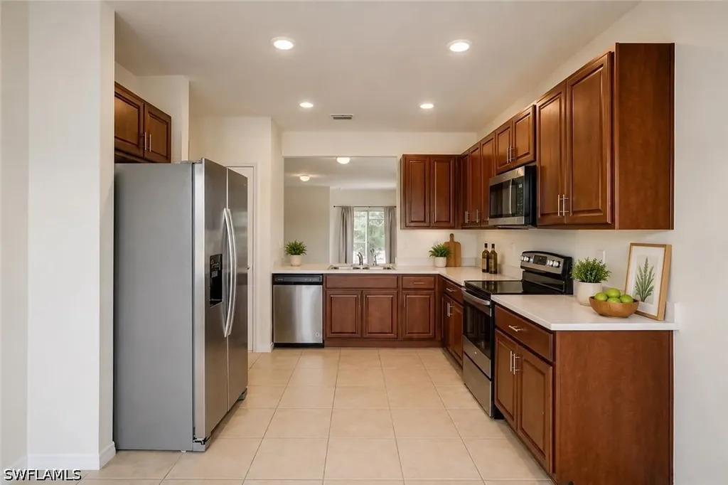 2220 NE 5th Avenue Cape Coral FL 33909