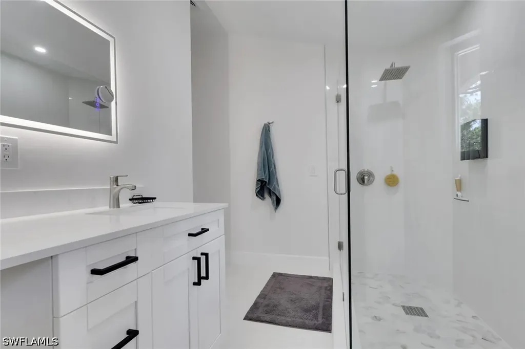 880 18th Street NE Naples FL 34120