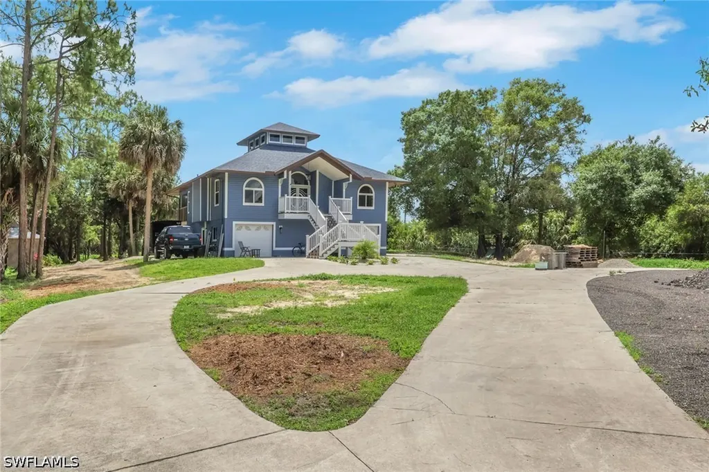 880 18th Street NE Naples FL 34120