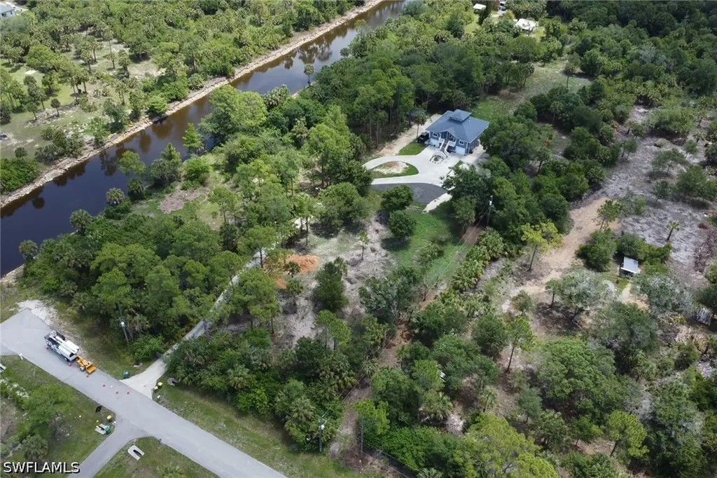 880 18th Street NE Naples FL 34120