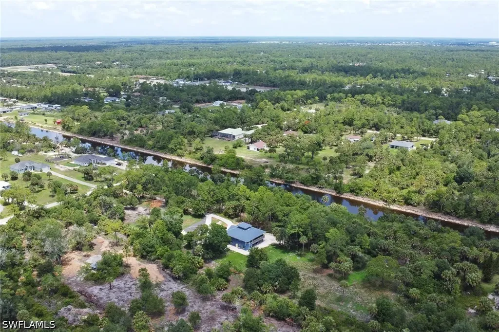 880 18th Street NE Naples FL 34120