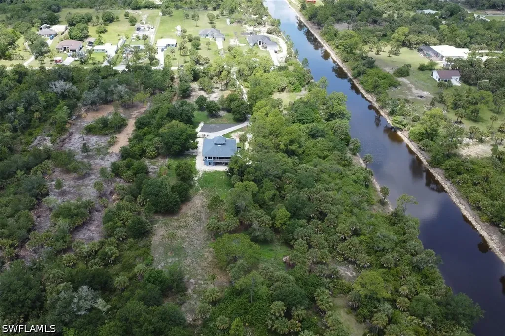 880 18th Street NE Naples FL 34120